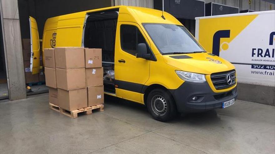 Correos reparte cerca de un millón de mascarillas a transportistas de toda España y entrega los respiradores fabricados por SEAT