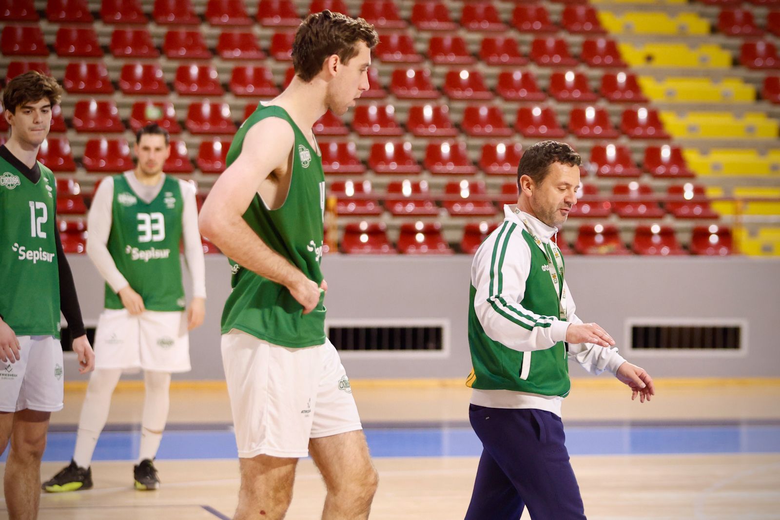 El Coto Córdoba Baloncesto vuelve al trabajo con sus nuevos fichajes