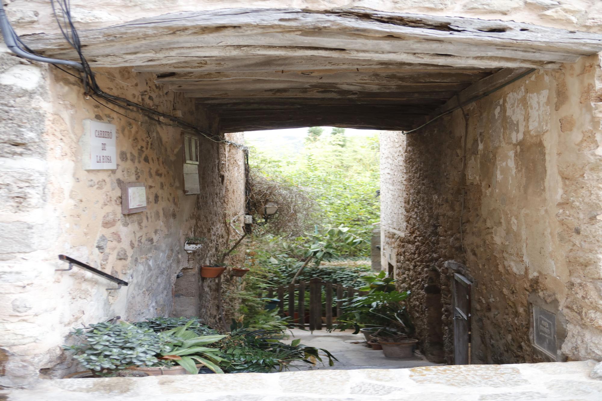 So sieht es in der Urlauberhochburg Valldemossa auf Mallorca zu Beginn der Nebensaison aus