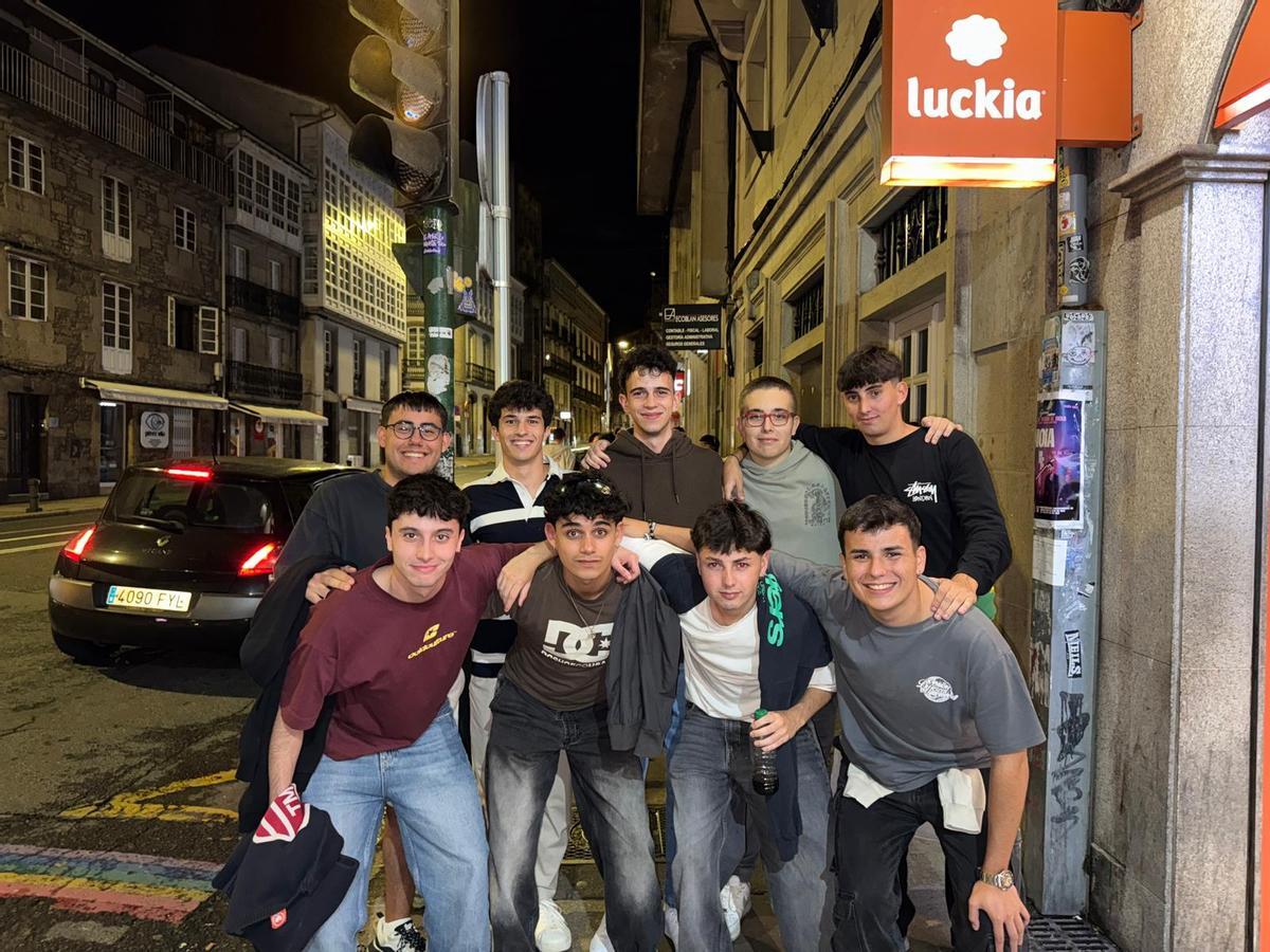 Grupo de amigos en una noche de ocio en Santiago