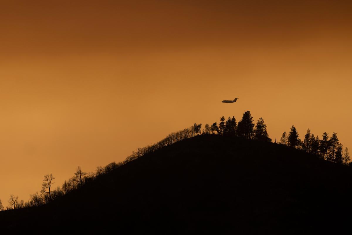 Un violento incendio amenaza el Parque Nacional de Yosemite en California