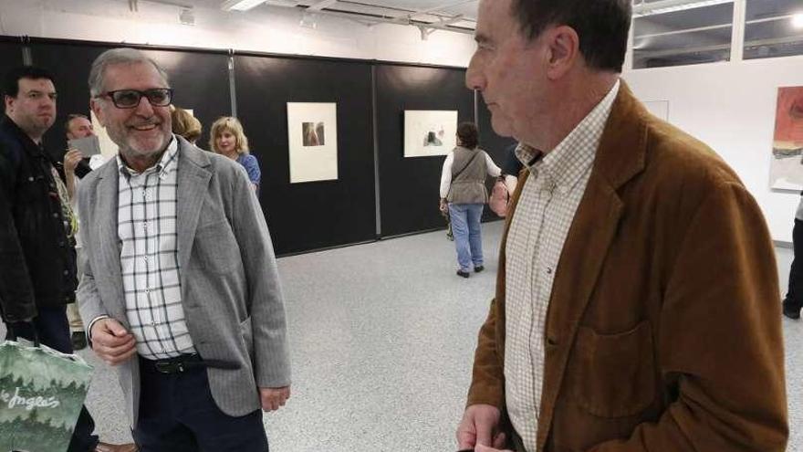 Enrique Uría inaugura exposición en la Factoría Cultural