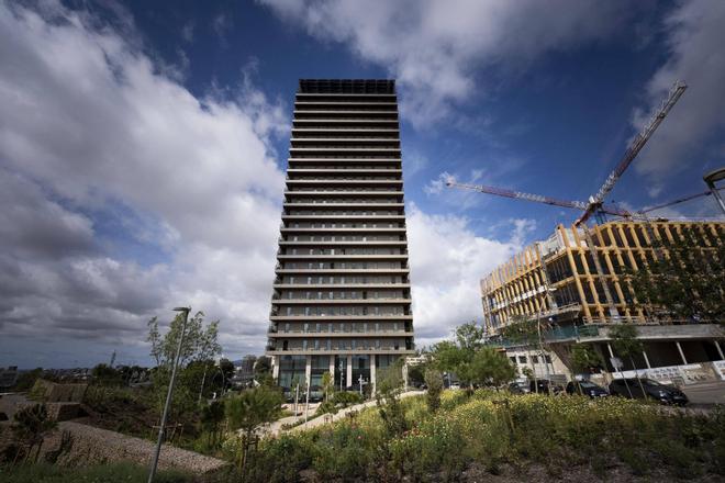 La firma internacional Hines inaugura un hotel de 526 habitaciones junto a Sant Joan de Déu en Esplugues