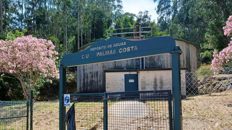 La traída de Palmás-Costa, en Domaio, recomienda a sus 1.500 usuarios que no beban el agua debido a que el bajo nivel de los depósitos impide su cloración