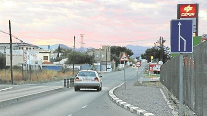 El pleno reclama al Consell dinero para 23 proyectos aún pendientes