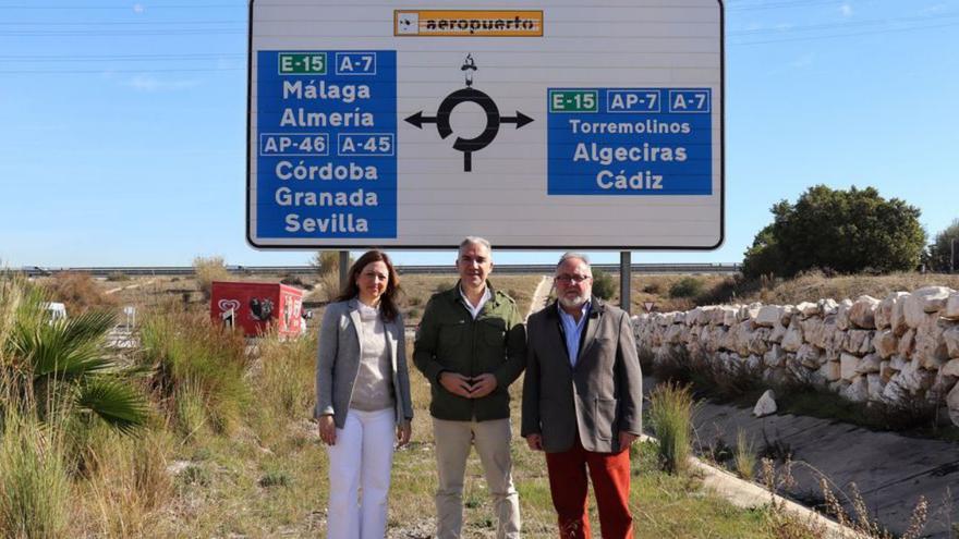 Patricia Navarro, Elías Bendodo y Joaquín Villanova, ayer.