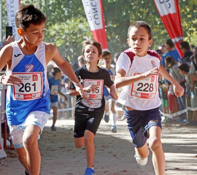 Más de mil niños -muchos acompañados por sus padres y sus madres- participaron en Castrelos en el XXI Cross Escolar-AD Castro San Miguel