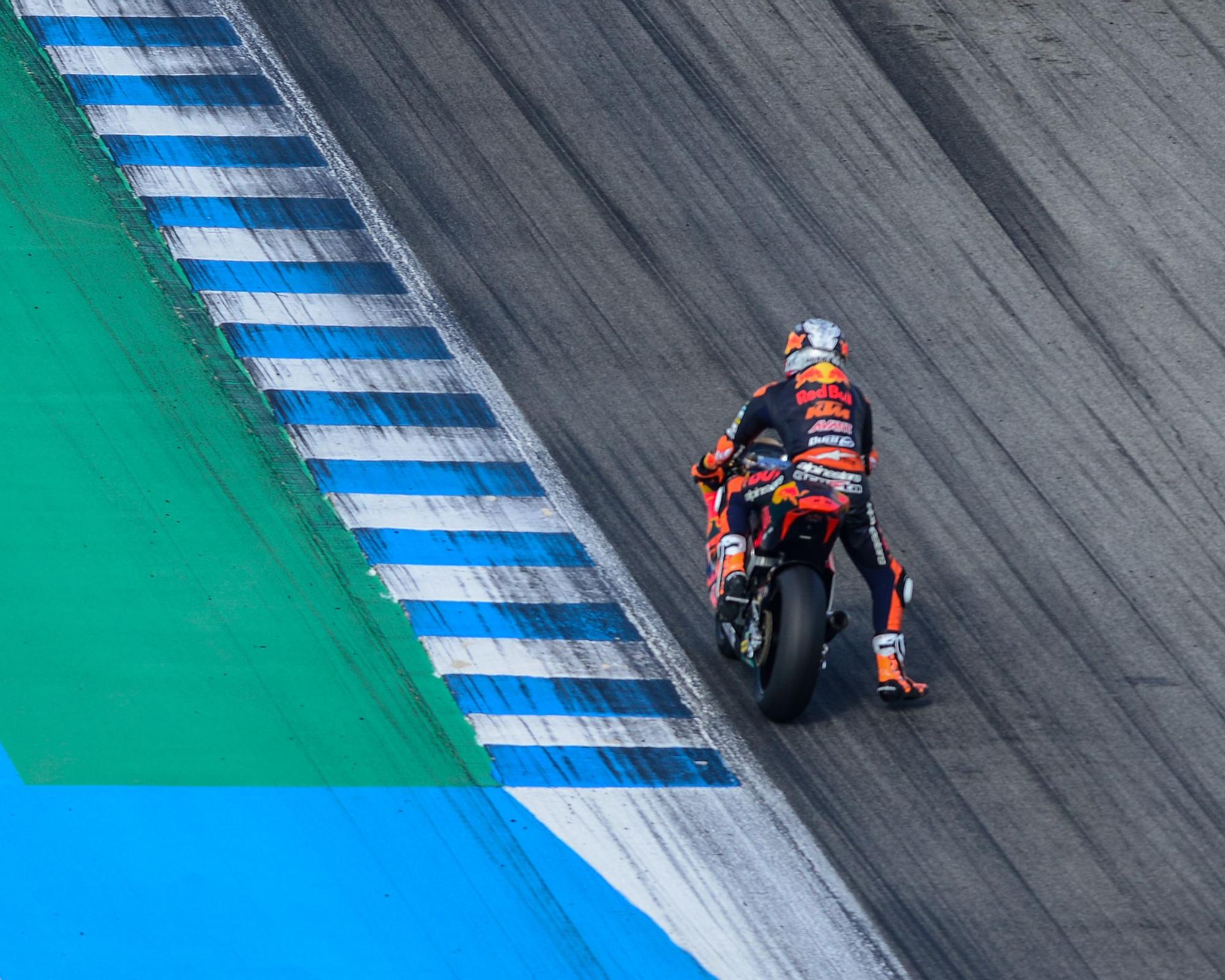 Pedro Acosta, en su segundo día de entrenamientos en Jerez con la Moto2