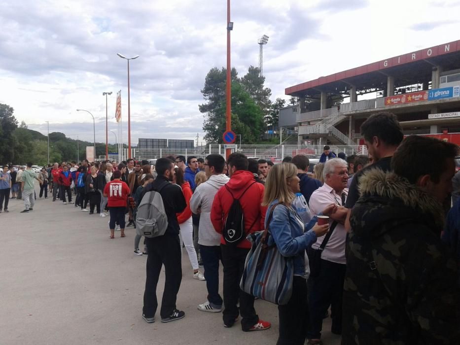 Cues a Montilivi per aconseguir les últimes entrades del Girona-Osasuna