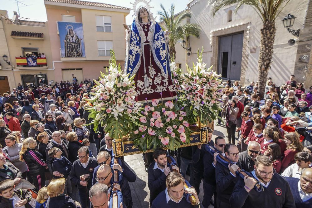 La popular procesión de «La Bajada» concentra a cientos de fieles en el traslado de la imagen desde su ermita hasta la Arciprestal