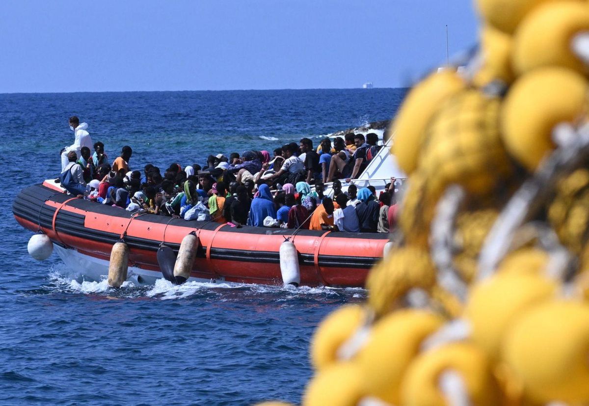 Itàlia bat rècord de permisos de treball per a migrants malgrat el discurs de Meloni Itàlia bat rècord de permisos de treball per a migrants malgrat el discurs de Meloni