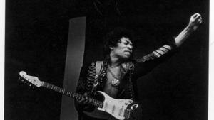 Jimi Hendrix, en una actuación en los años 60