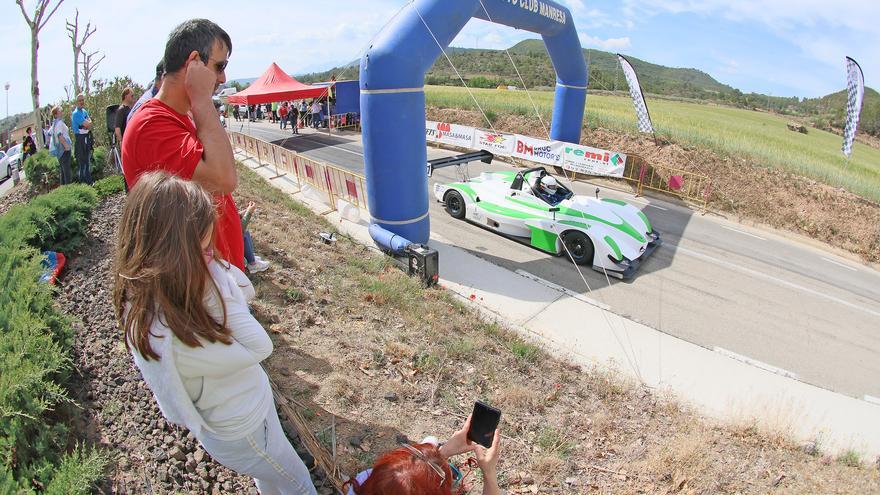 La Pujada de Callús a Sant Mateu bat el rècord de participació amb 69 cotxes