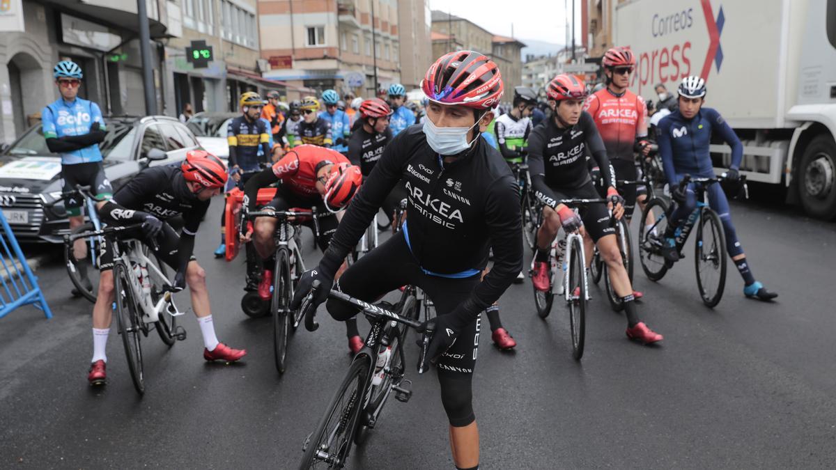 Las imágenes de la última etapa de la Vuelta a Asturias: crónica y reacciones