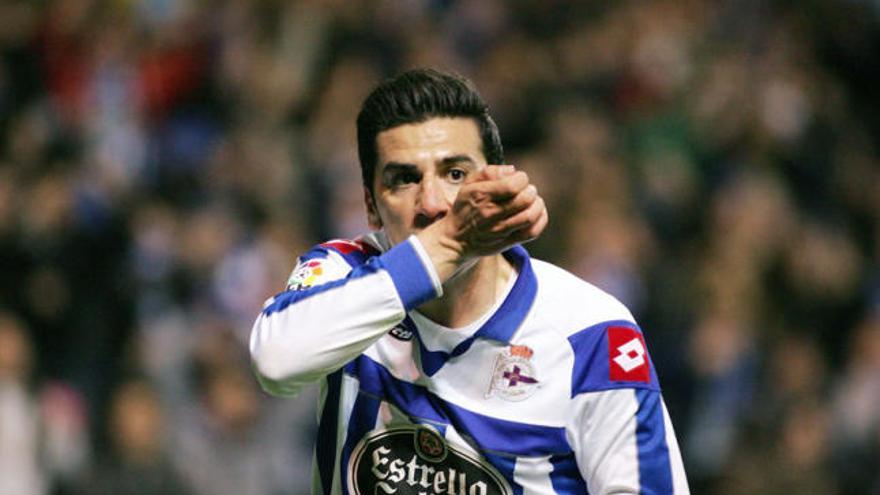 Riki en el partido ante el Real Madrid en Riazor.