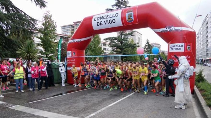 Hasta 5.000 corredores le dan zapatilla al cáncer en Vigo