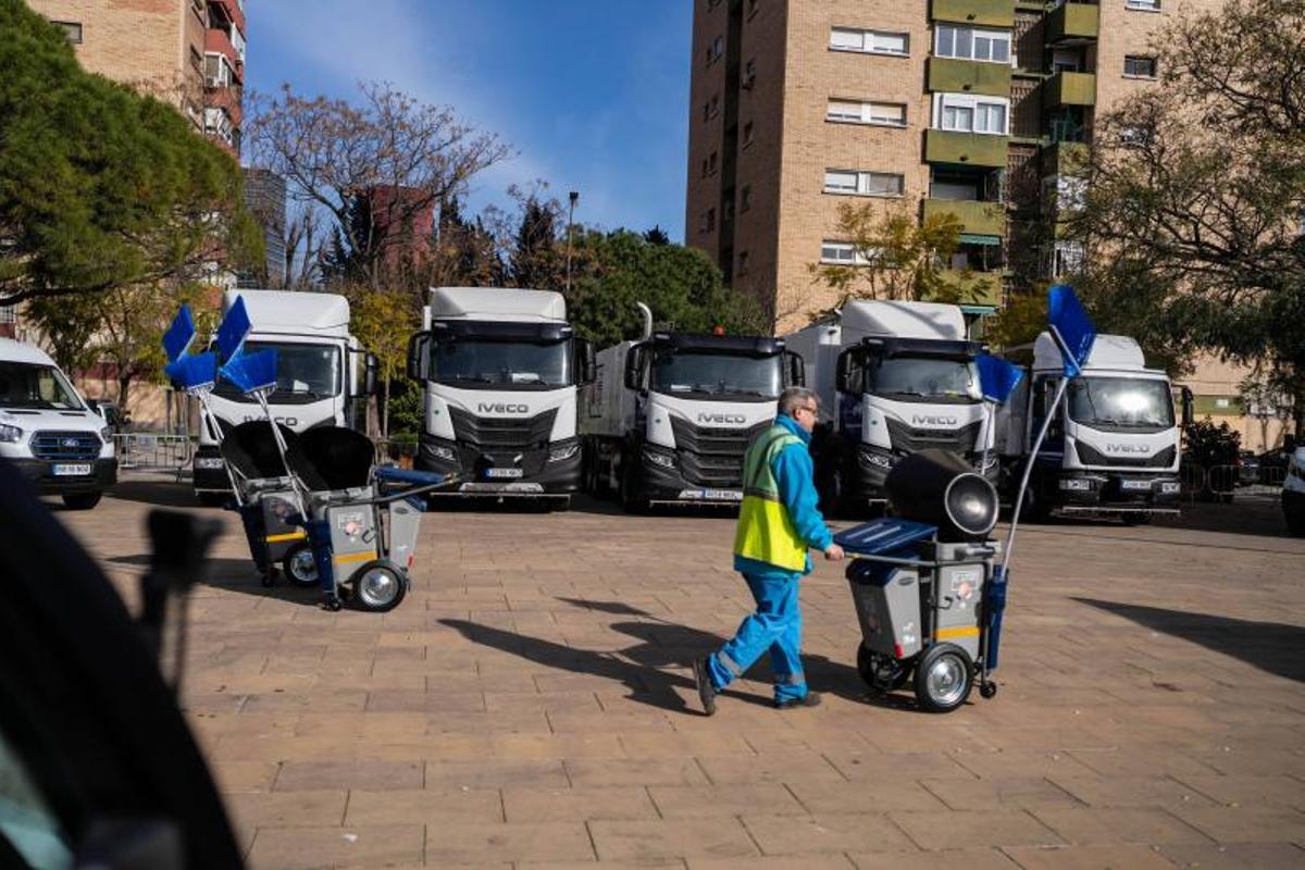 Vehículos del servicio de limpieza de L'Hospitalet de Llobregat.
