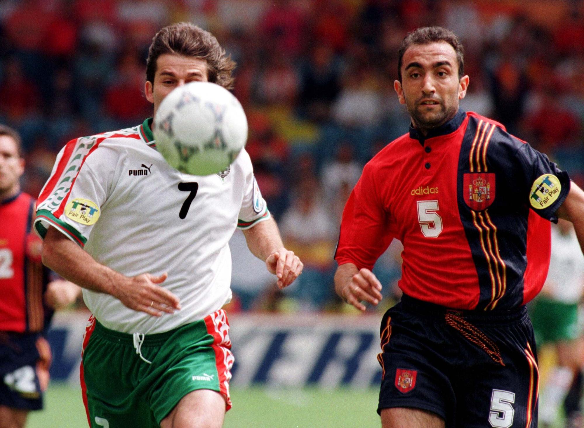 Abelardo durante un partido de la selección española en la Eurocopa de 1996.