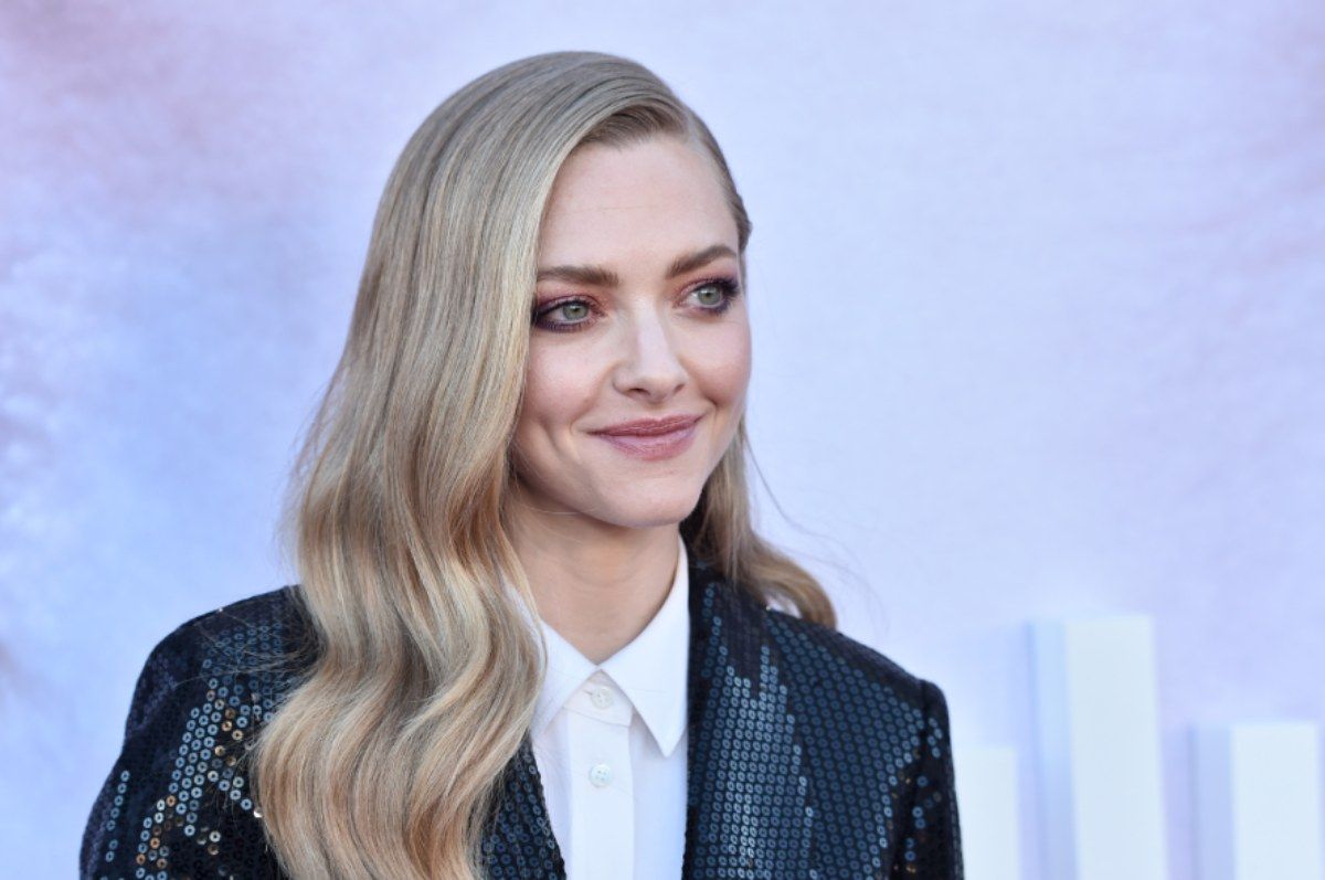 Amanda Seyfried con un traje de lentejuelas de Zadig & Voltaire