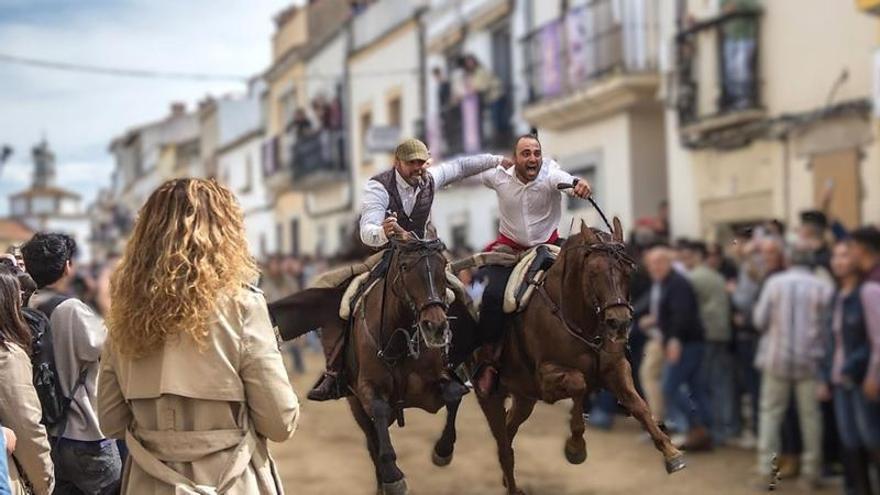 Arroyo de la Luz se enciende en su gran día: tradición, fe y caballos en una fiesta única