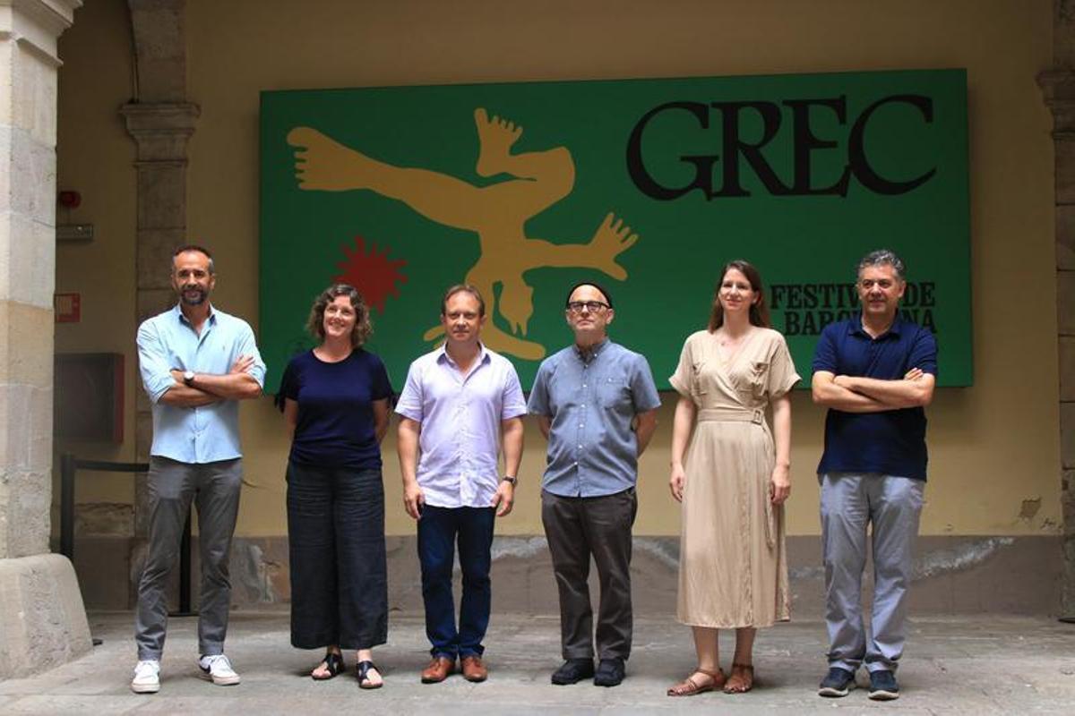 L'equip artístic de &quot;Prisioner of the state&quot; a la presentació del Grec Festival, al palau de la Virreina