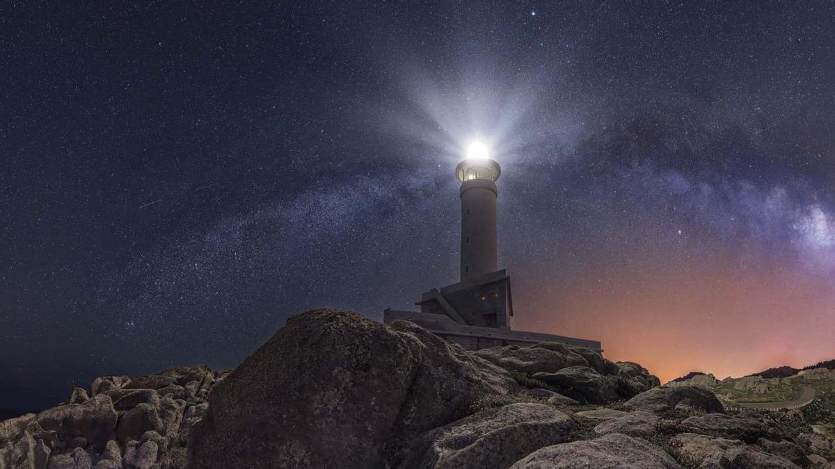 Los cielos estrellados más espectaculares en el calendario 2024 de Ceos Galegos