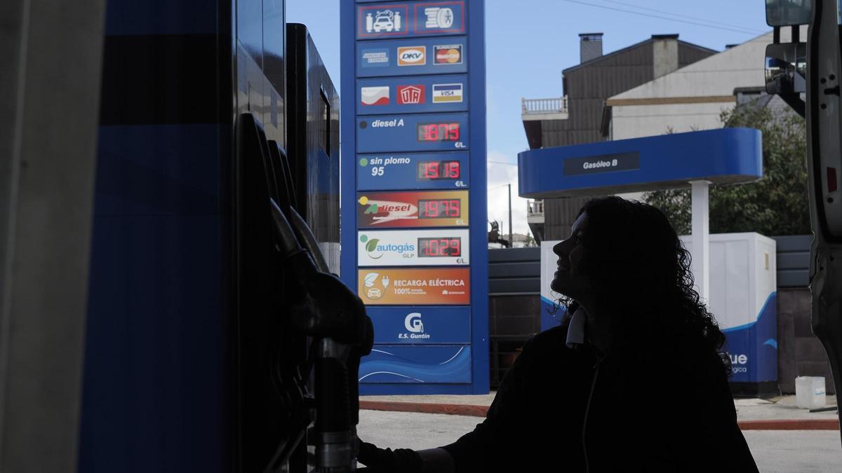 El número de gasolineras cae por primera vez en España, según Competencia