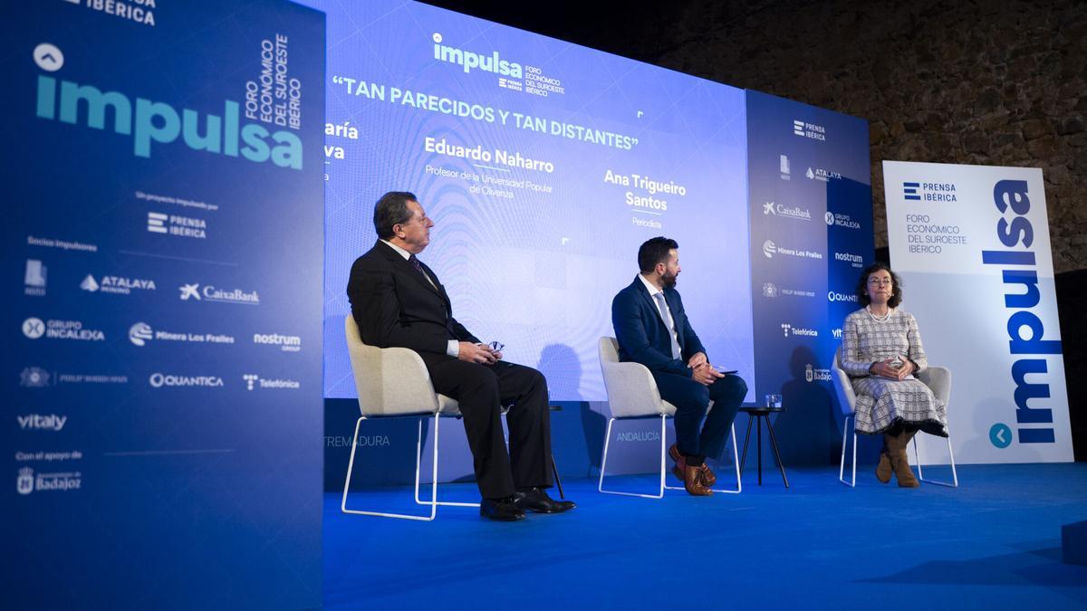 Diálogo "Tan parecidos y Tan distantes" con Eduardo Naharro (izda.), José María Da Silva (centro) y Ana Trigueiro (dcha.).