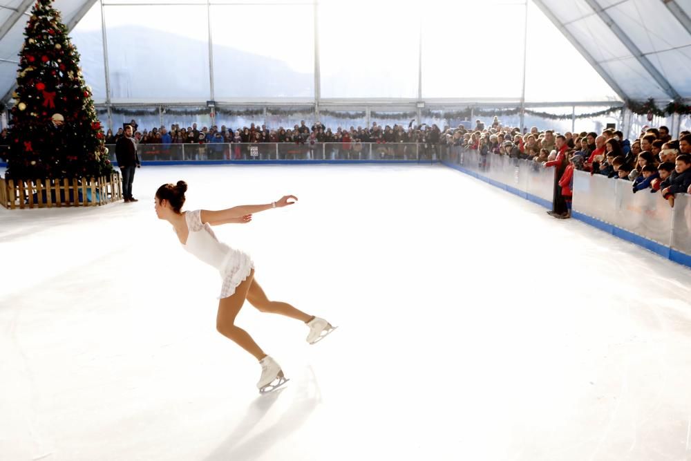 Exhibición de patinaje sobre hielo