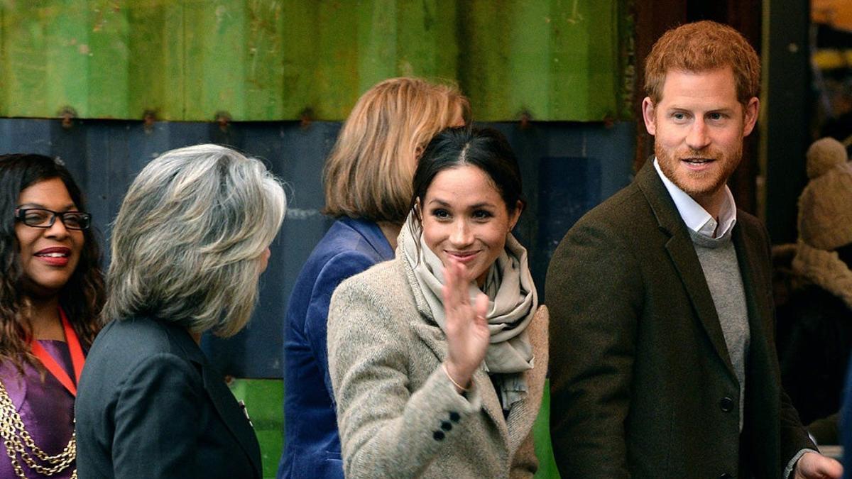 El príncipe Harry y Meghan Markle de visita en la radio