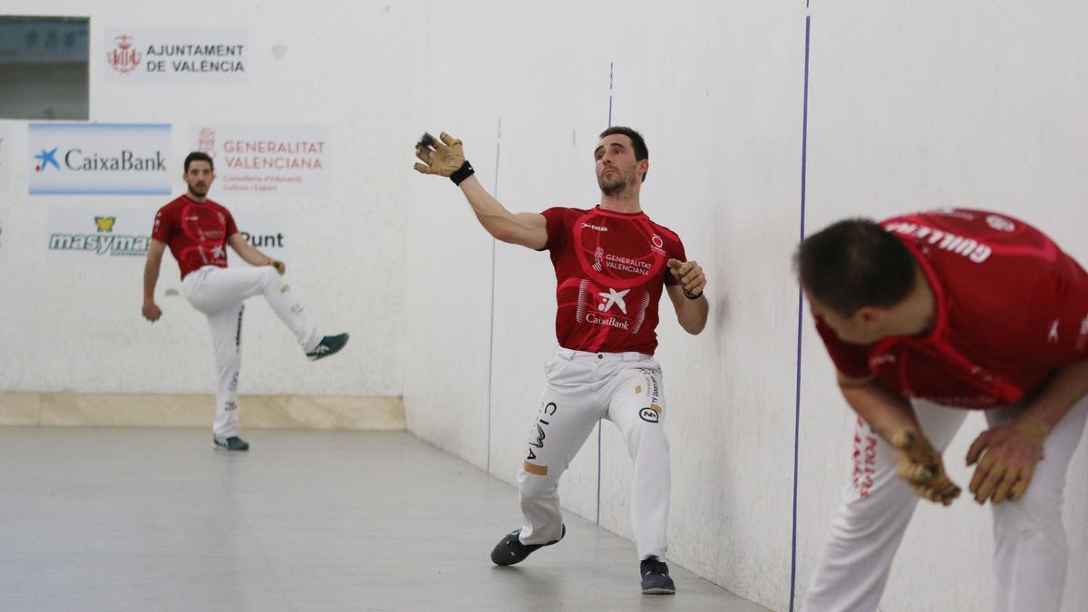 El trio de Vila-real, amb Nacho al colp, queda líder amb set punts.