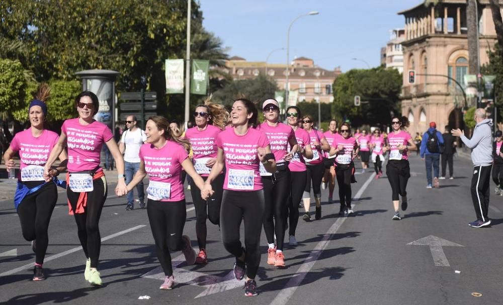 Ambiente en la V Carrera de la Mujer de Murcia