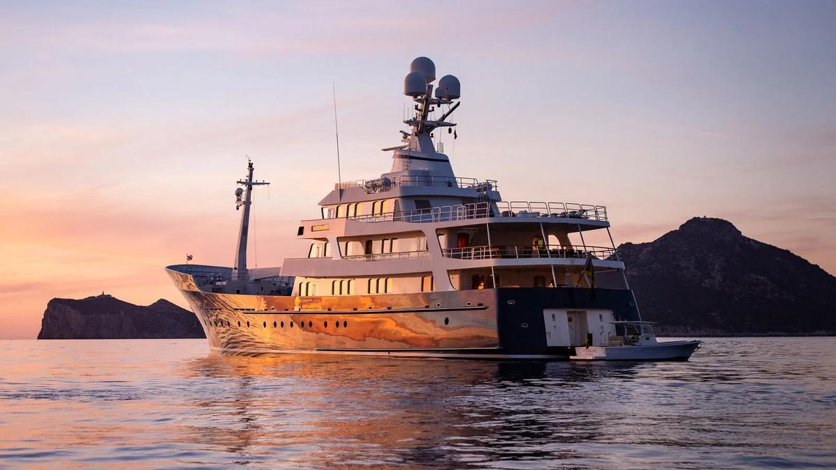 Yate de exploración «Cupani»