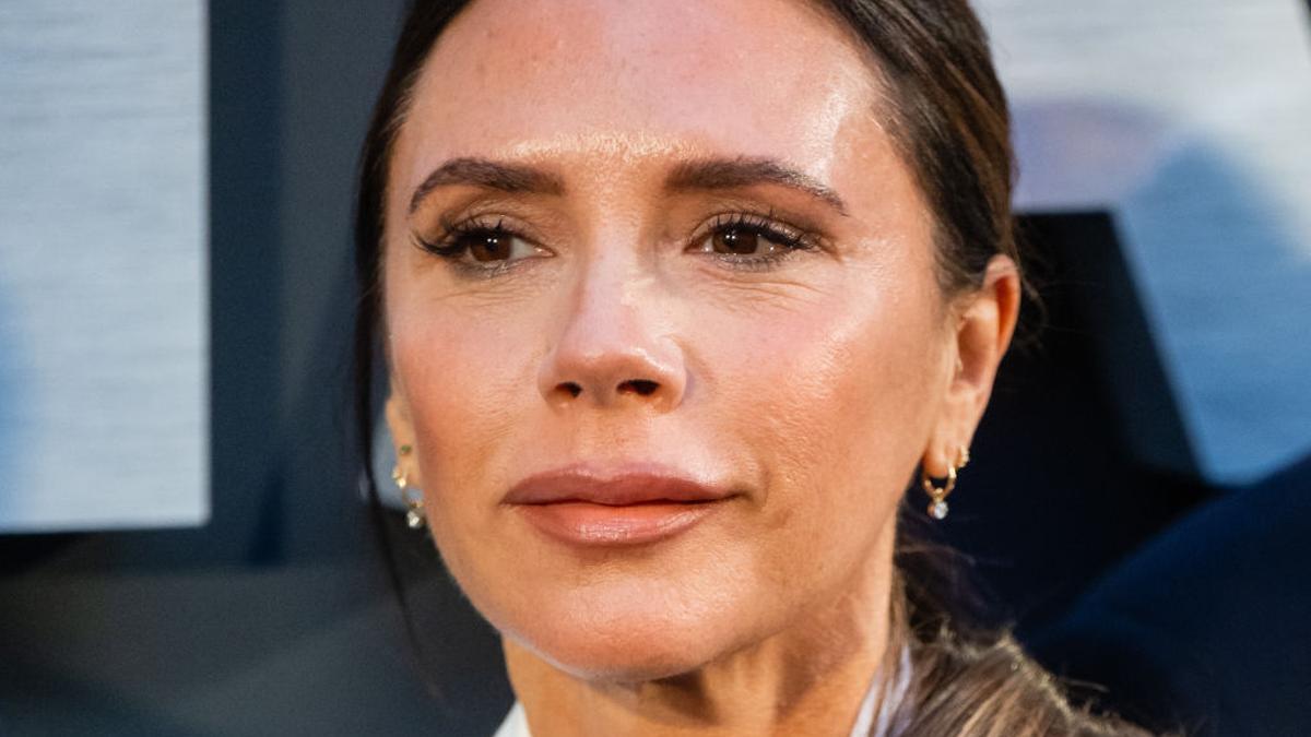 AFEITARSE CARA DERMAPLANING VICTORIA BECKHAM | ‘Dermaplaning’, el ...