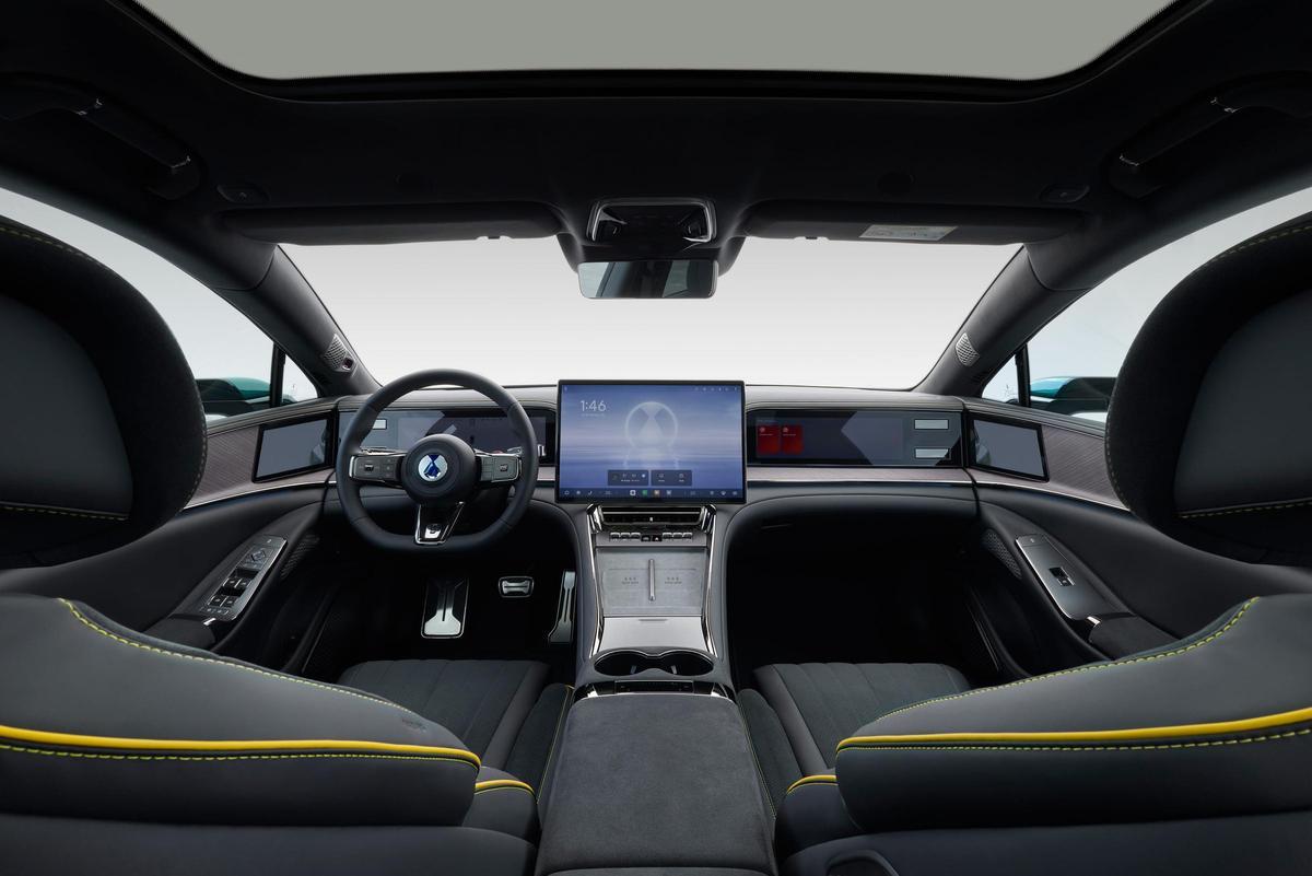 Interior del DENZA Z9GT