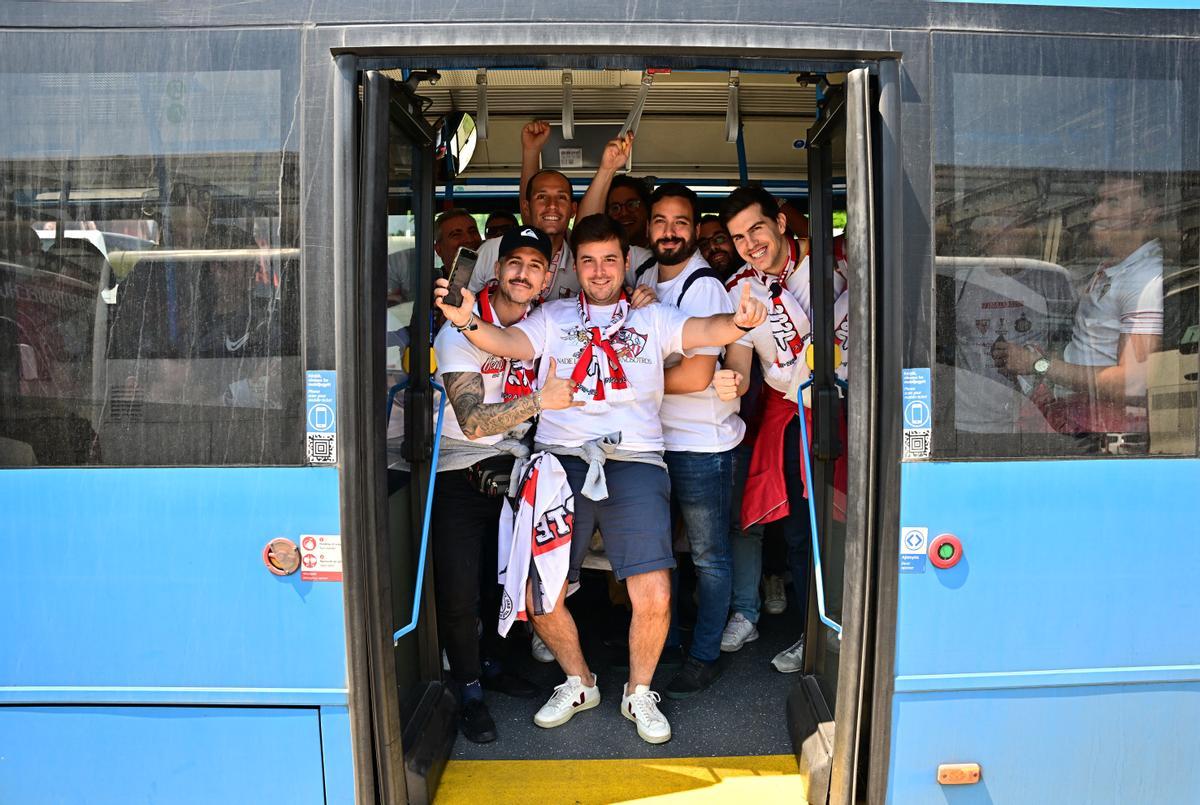 Final de la Europa League: la afición del Sevilla toma Budapest