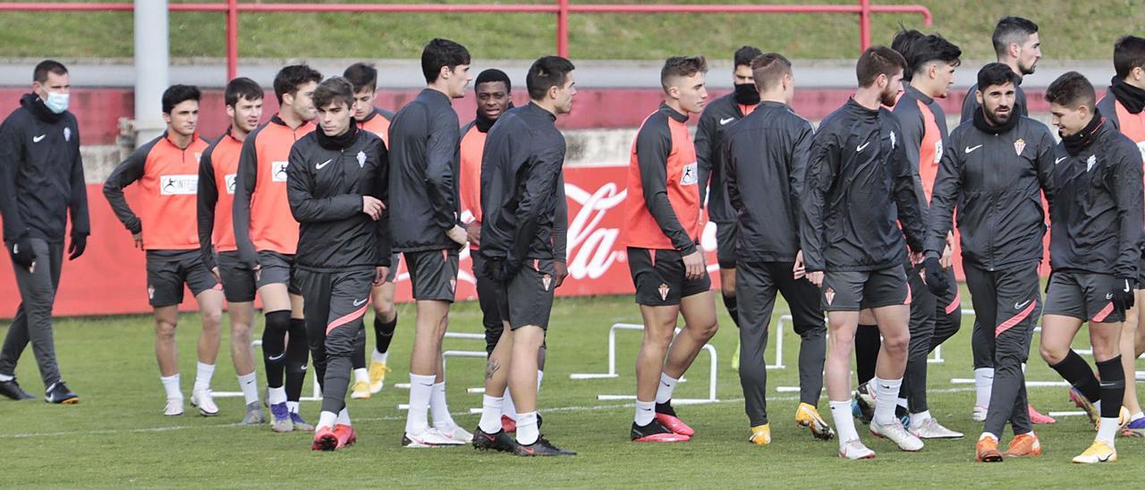 Los jugadores del Sporting, ayer en Mareo