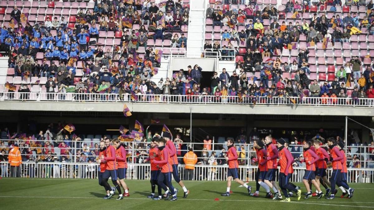 Los niños aclamaron a los jugadores del Barça