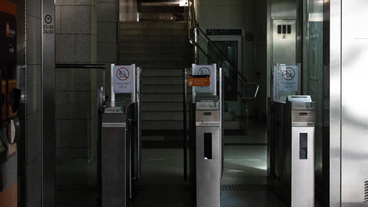 Apagón general en toda España. En la imagen, la estación de Passeig de Gràcia de Barcelona.