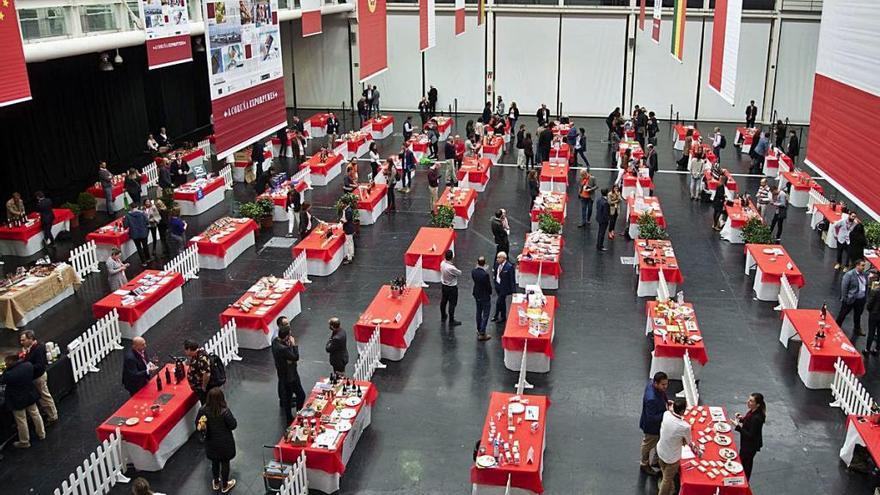 Vista general de los asistentes a una feria en el recinto de Expocoruña, en 2019.