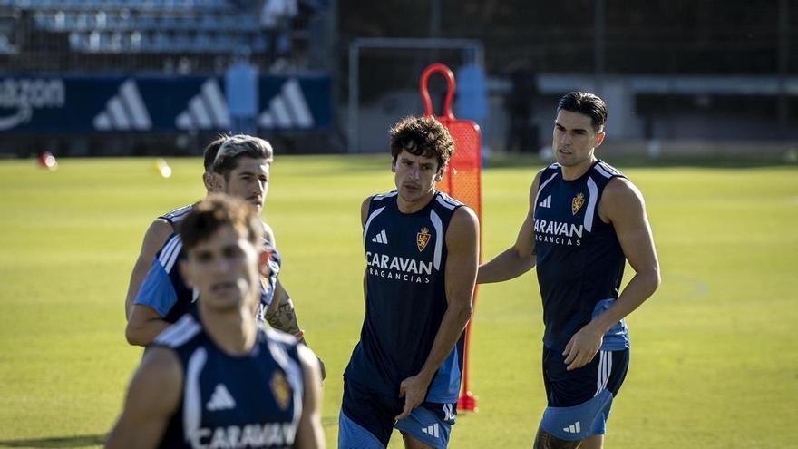 El jugador del Real Zaragoza, Marco Sangalli, presenta el miércoles un libro en Santander sobre el ascenso del Racing