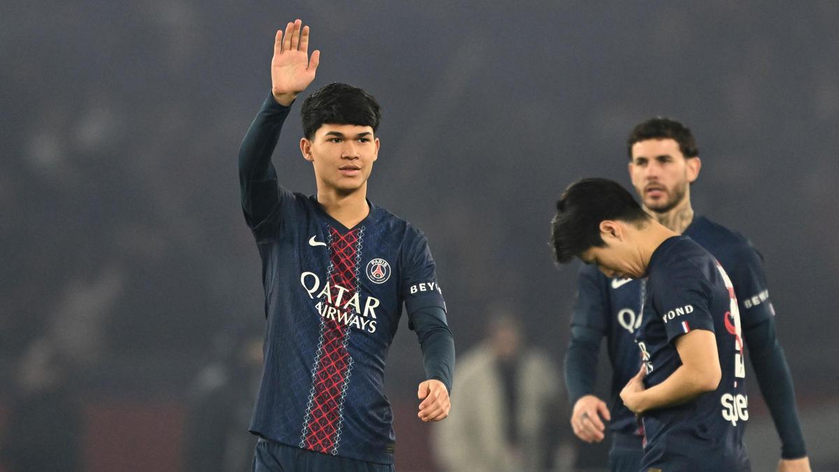 Dro en su primer partido como titular con el PSG