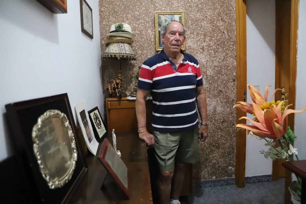 Juan Alba tiene 81 años y no sabe dónde vivirá en unos meses.