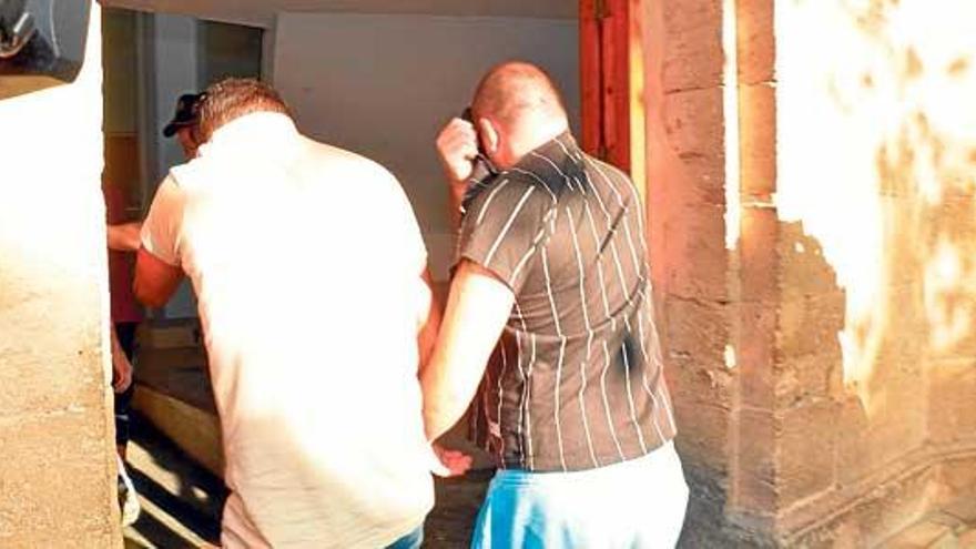 Dos italianos detenidos por intentar robar en la Jefatura de Tráfico de Balears