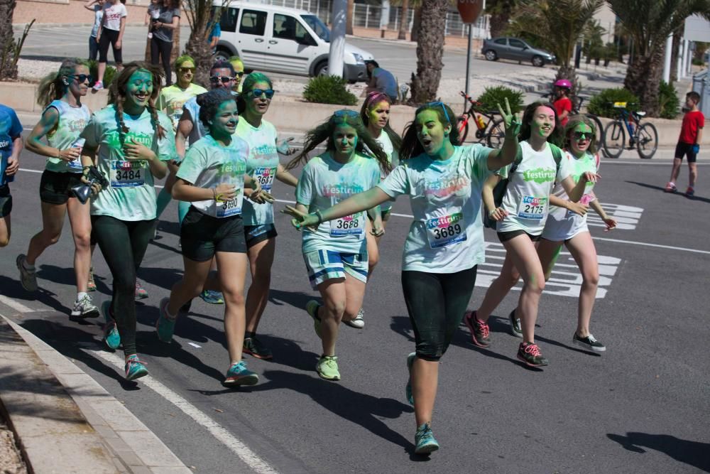 La primera edición de «FestiRun» combina deporte y diversión en una carrera que logró reunir a multitud de personas