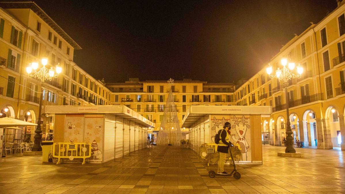 Los bares de Mallorca cierran por primera vez a las 18.00 y las grandes superficies a las 20.00 horas