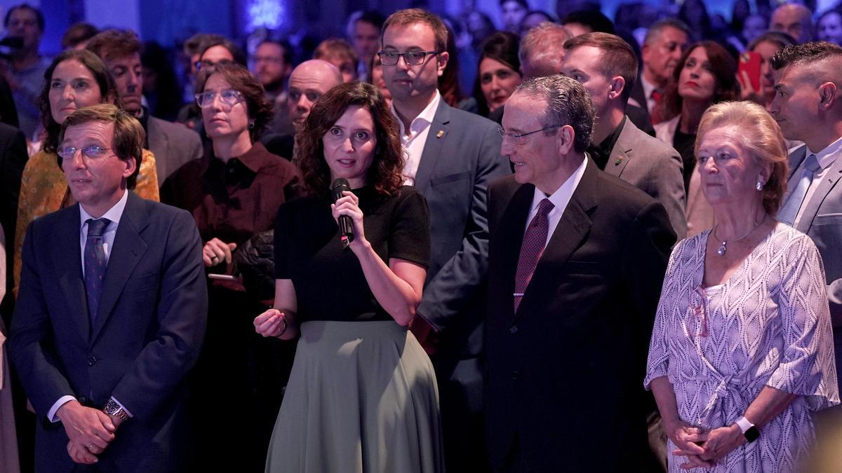 José Luis Martínez-Almeida, alcalde del Ayuntamiento de Madrid; Isabel Díaz Ayuso, presidenta de la Comunidad de Madrid; Javier Moll, presidente de Prensa Ibérica, y Arantza Sarasola, vicepresidenta de Prensa Ibérica.
