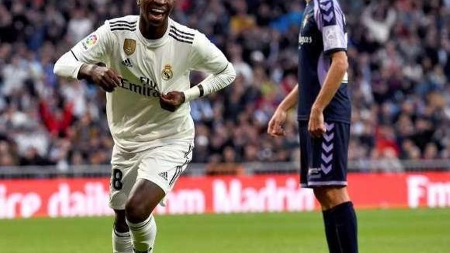 El madridista Vinicius, tras marcar de rebote frente al Valladolid.