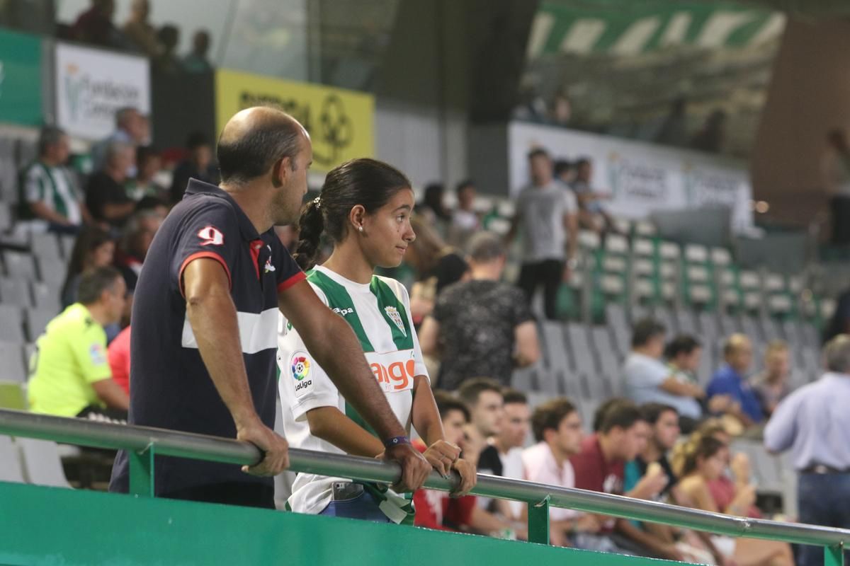 Aficionados en el encuentro de Copa del Rey