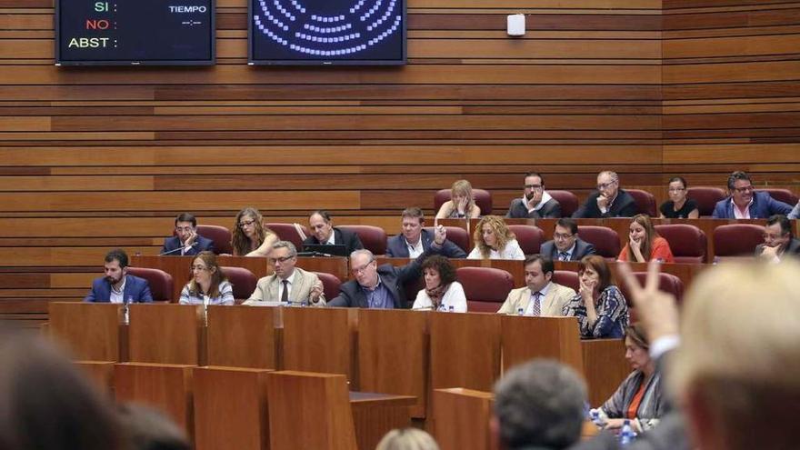 Votaciones en la segunda jornada del debate.